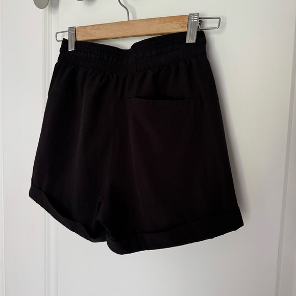 Lululemon Spring Break Away Short *4-way Stretch 3"
Black size 2 - Picture 8 of 10